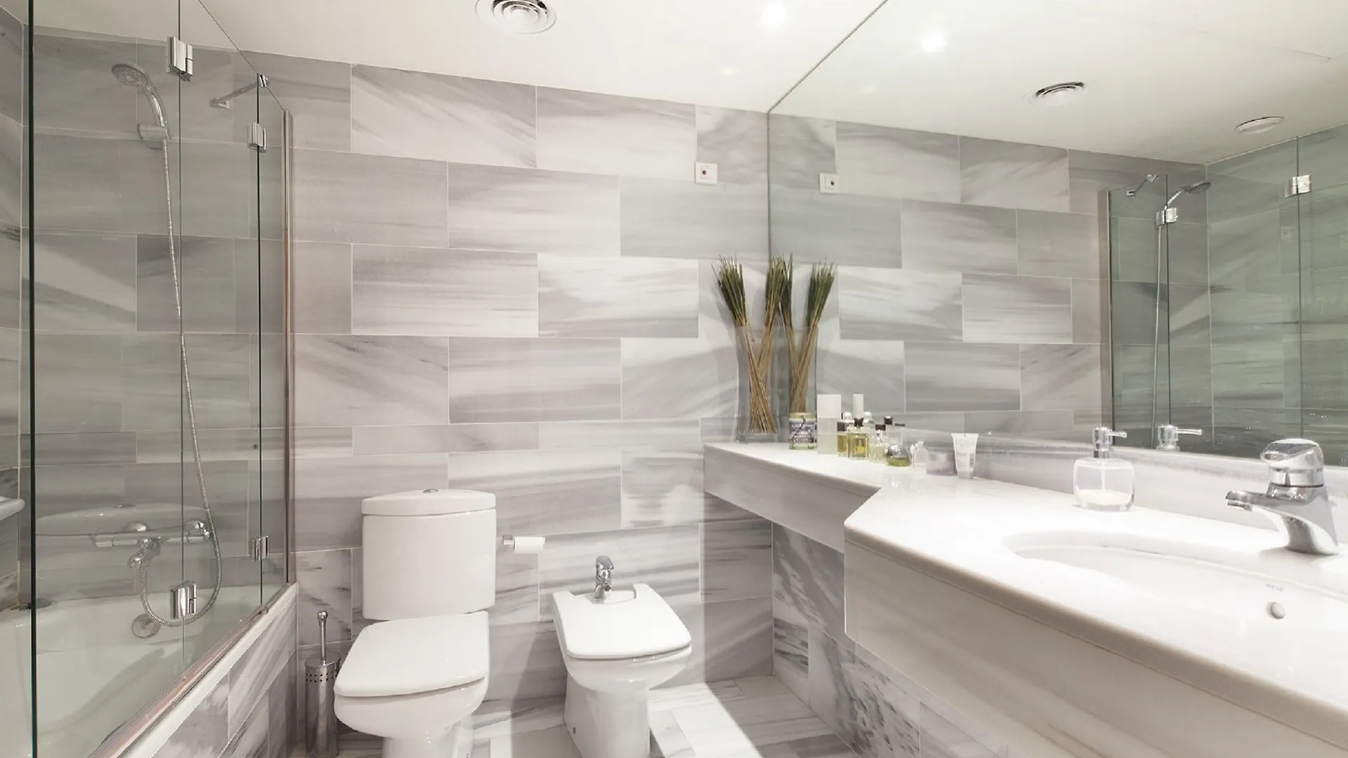 You Stylish Beach Apartments Barcelona
