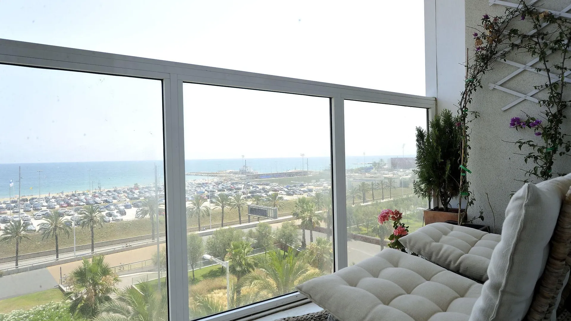 You Stylish Beach Apartments Barcelona
