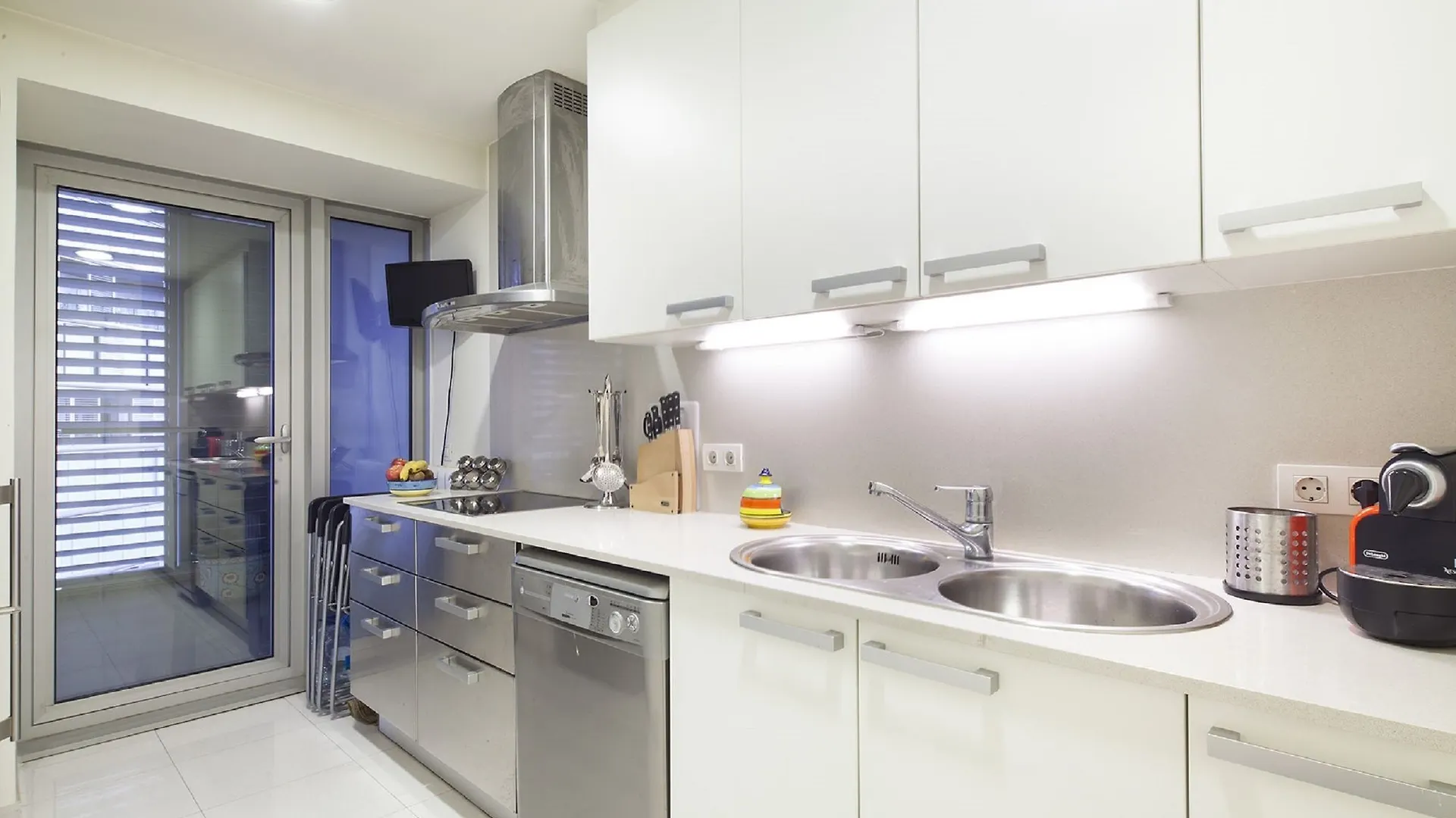 You Stylish Beach Apartments Barcelona