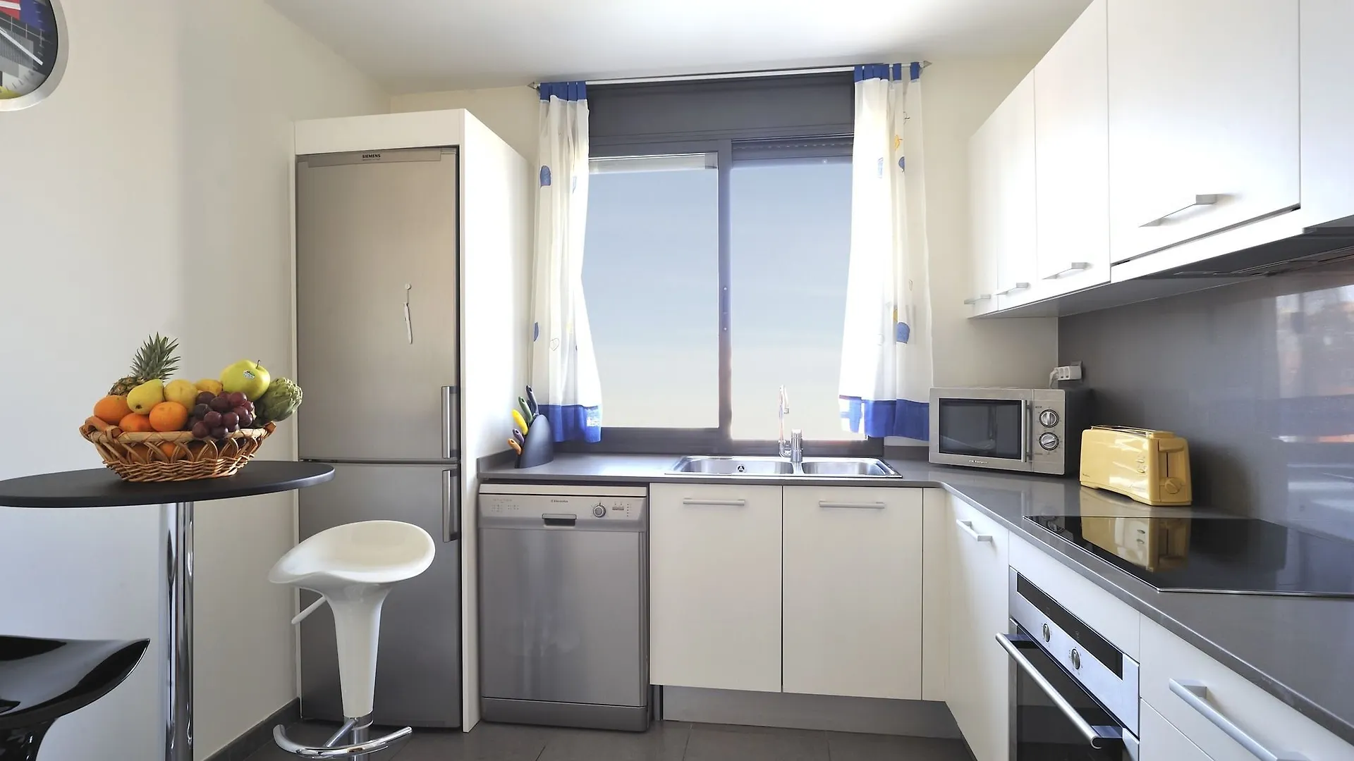 You Stylish Beach Apartments Barcelona
