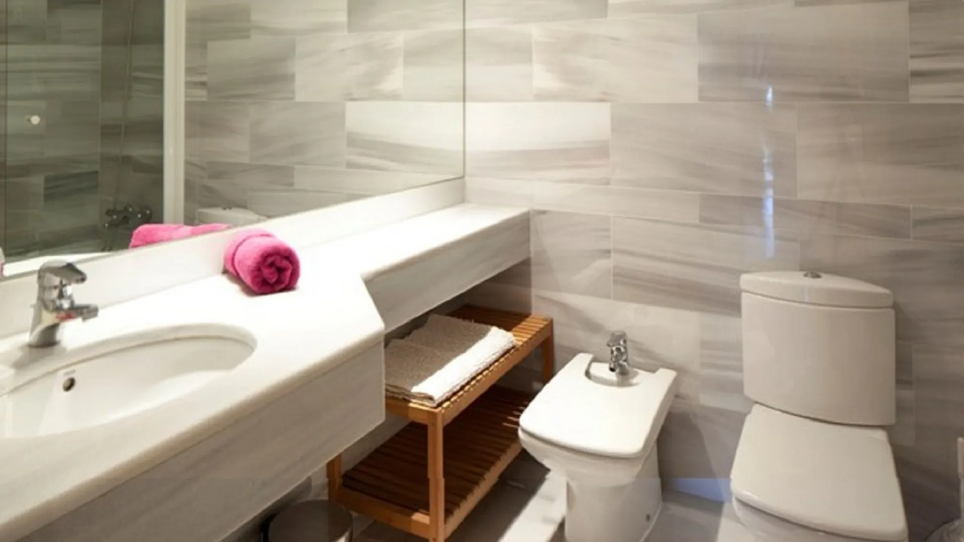 You Stylish Beach Apartments Barcelona